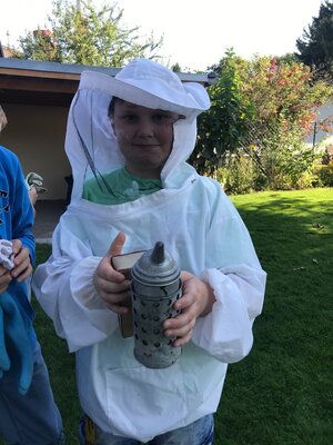 Foto des Albums: Bienenkorb statt Schulbank