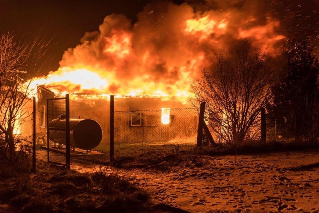 Bild: Brand einer Obdachlosenunterkunft