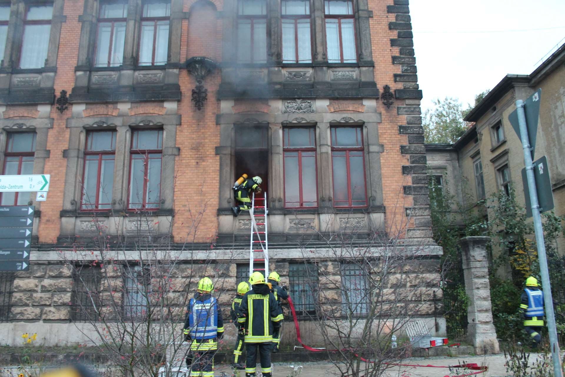 Bild: Zimmerbrand Bahnhofstraße