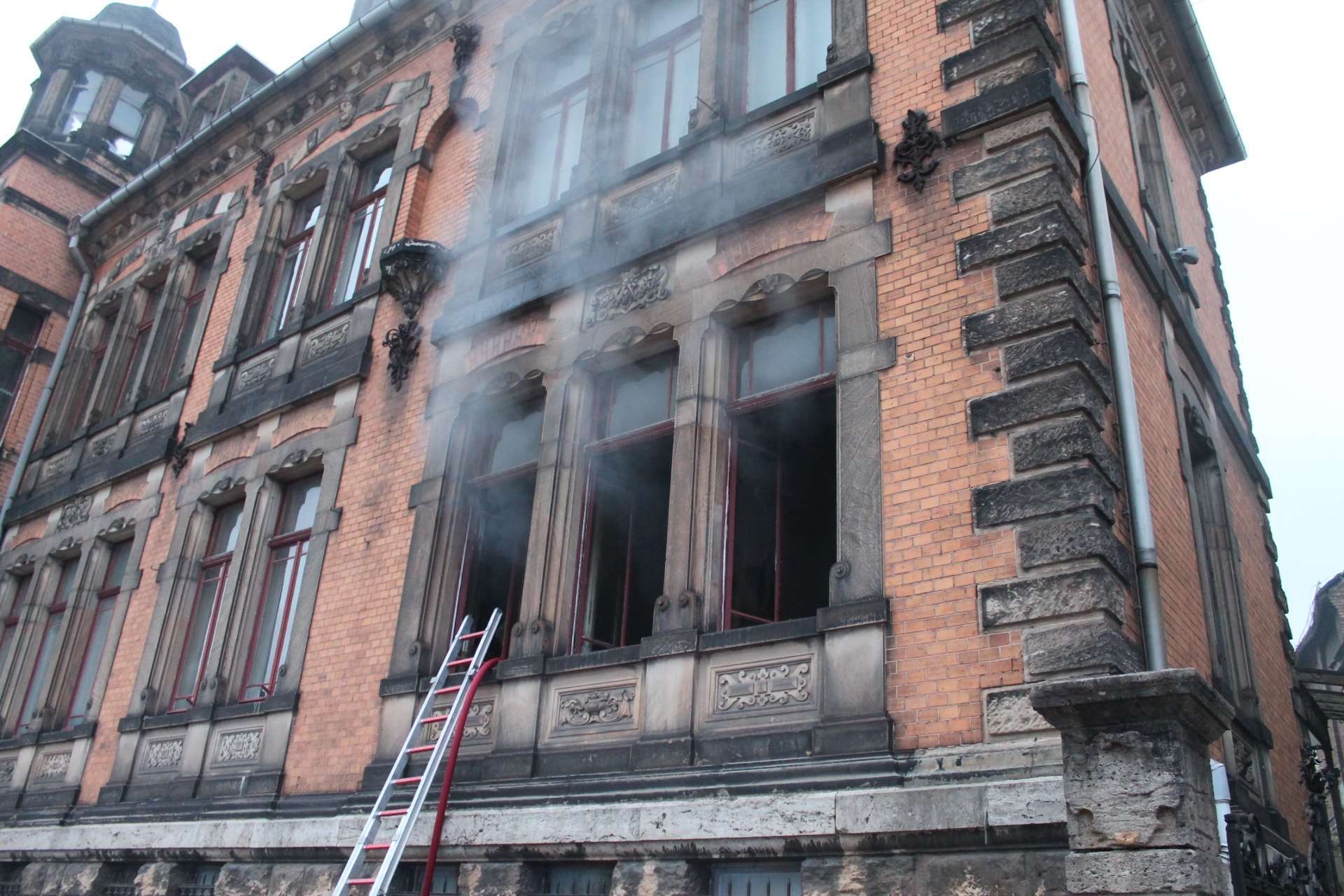 Bild: Zimmerbrand Bahnhofstraße