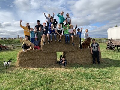 Foto des Albums: Wandertag 4c zur Forstfarm