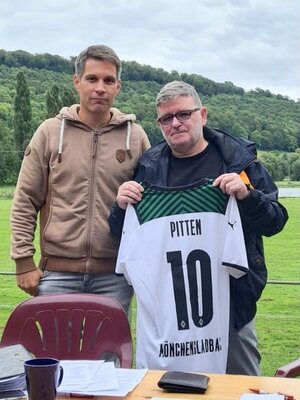 Der alte und der neue 1. Vorsitzende: Marco Washausen (links) und Ullrich Hoffmann. 