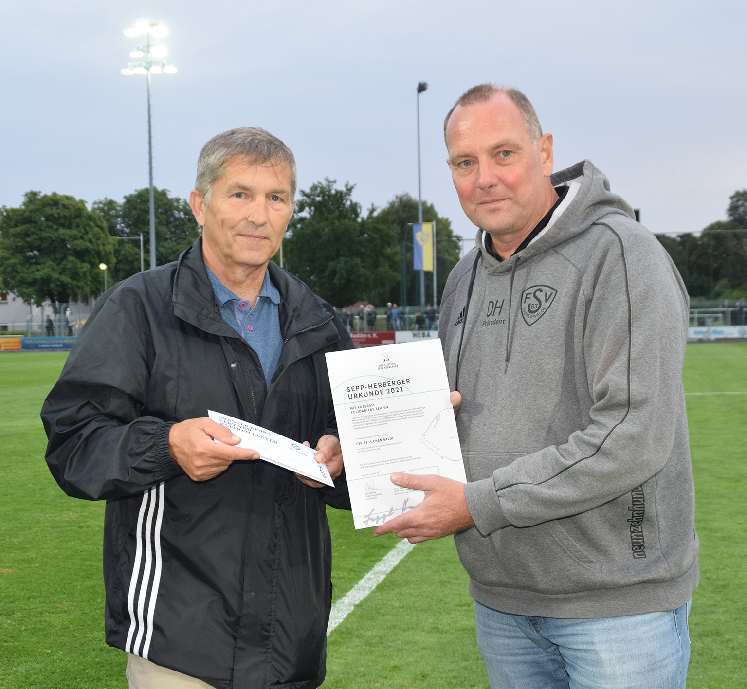 Bild: ... und beim FSV 63 Luckenwalde mit Präsident Dirk Heinze.
