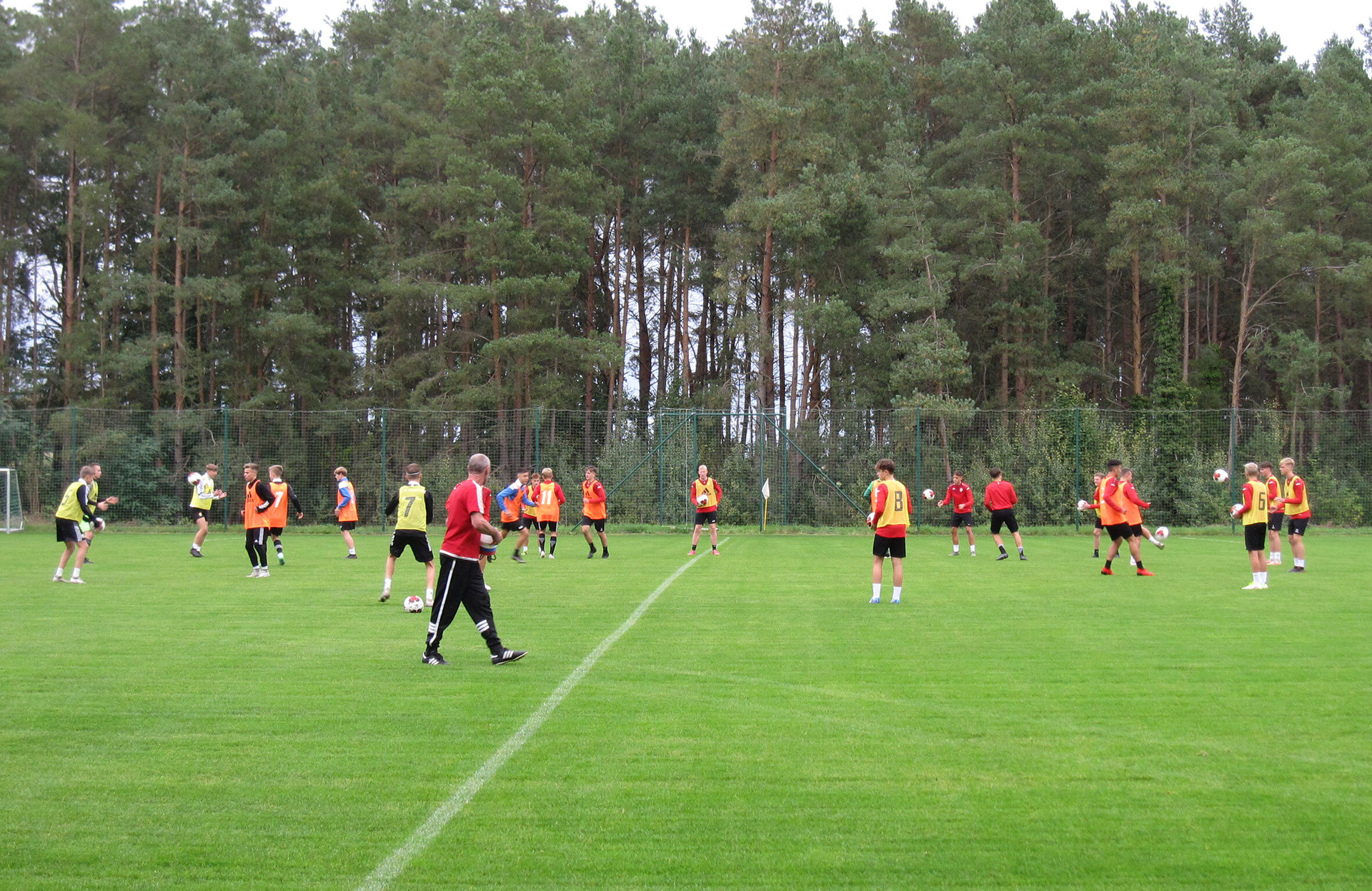 Bild: ... die U16 des FLB im Trainingslager in Lindow.