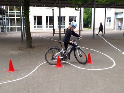 Fahrradpr&uuml;fung 2021 1  (Bild vergr&ouml;&szlig;ern)