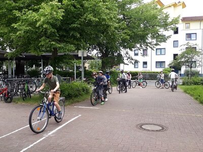 Fahrradpr&uuml;fung 2021 2  (Bild vergr&ouml;&szlig;ern)