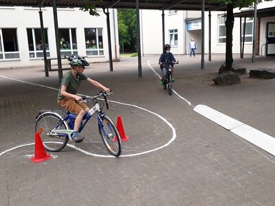Fahrradpr&uuml;fung 2021 4  (Bild vergr&ouml;&szlig;ern)