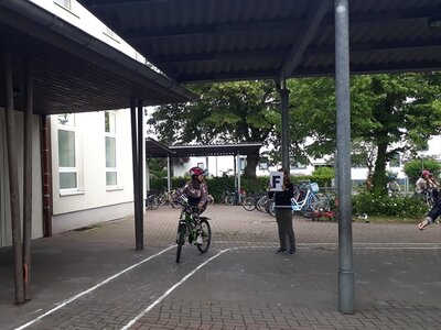 Fahrradpr&uuml;fung 2021 5  (Bild vergr&ouml;&szlig;ern)