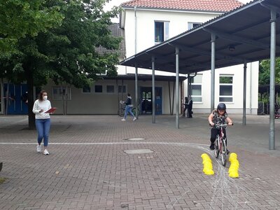 Fahrradpr&uuml;fung 2021 7  (Bild vergr&ouml;&szlig;ern)