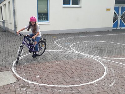 Fahrradpr&uuml;fung 2021 8  (Bild vergr&ouml;&szlig;ern)