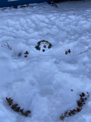 Schneewesen in Eversburg 1  (Bild vergr&ouml;&szlig;ern)