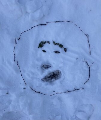 Schneewesen in Eversburg 3  (Bild vergr&ouml;&szlig;ern)