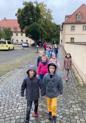 Foto des Albums: Erntedank im Ethikunterricht- Besuch der Kirche Klassen 1a & 1b (15. 10. 2021)