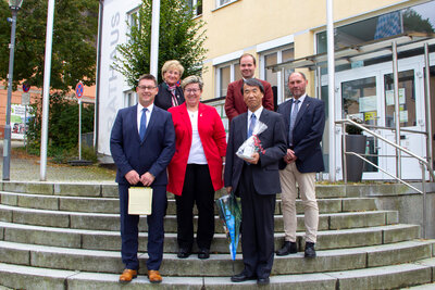 Foto des Albums: Besuch des japanischen Generalkonsuls Maekawa bei Bürgermeister