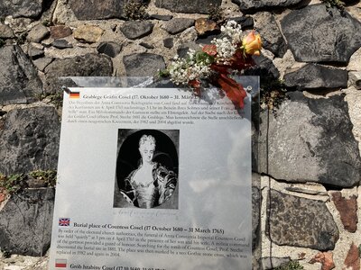 Infotafel  (Bild vergr&ouml;&szlig;ern)