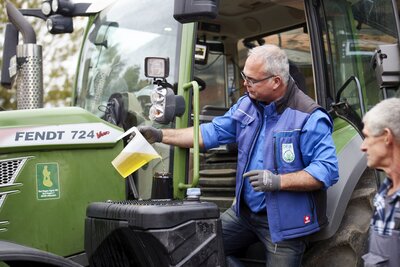 2021-10-27 Ulrich Lossie misst den Dieselverbrauch Quelle BVNON 