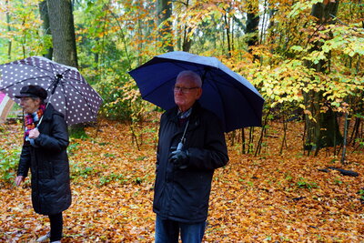 Auch unterwegs - andere Wandergruppe  (Bild vergr&ouml;&szlig;ern)