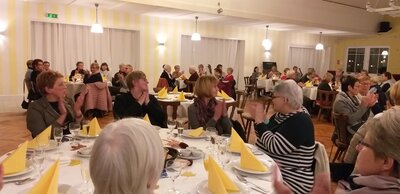Foto des Albums: Versammlung mit Referentin Brigitte Becker zum Thema: Die Sprache des Körpers
