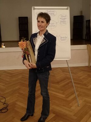 Foto des Albums: Versammlung mit Referentin Brigitte Becker zum Thema: Die Sprache des Körpers