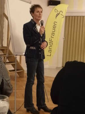 Foto des Albums: Versammlung mit Referentin Brigitte Becker zum Thema: Die Sprache des Körpers