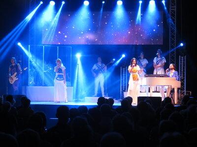 Foto des Albums: ABBA – The Tribute Concert performed by ABBAMUSIC