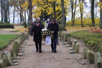 Foto des Albums: Volkstrauertag auf dem Friedhof Meyenburg 13.11.2021 (23. 11. 2021)