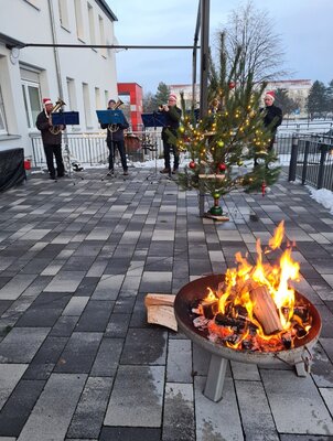 Vorschaubild: Weihnachtsmusik vor der Alten Lausitz