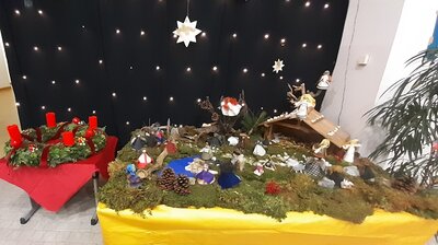 weihnachtliche Stimmung in der Aula 