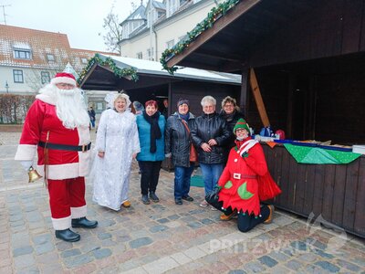Foto des Albums: Weihnachtsmann besuchte den Pritzwalker Markt