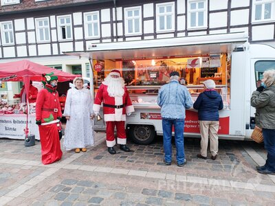 Foto des Albums: Weihnachtsmann besuchte den Pritzwalker Markt