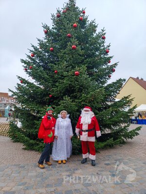 Foto des Albums: Weihnachtsmann besuchte den Pritzwalker Markt