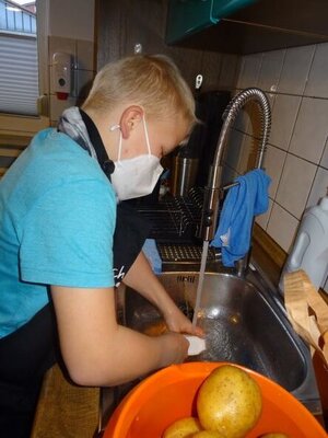 Foto des Albums: Chicken Nuggets mit Kartoffelspalten