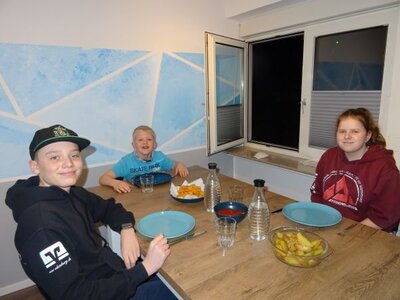 Foto des Albums: Chicken Nuggets mit Kartoffelspalten