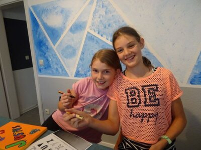 Foto des Albums: Sommerferienaktion: Leinwand gestalten mit Kids