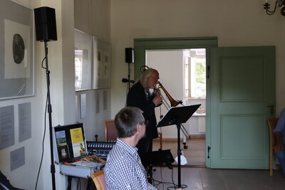 Foto des Albums: Blaue Blume - Ascheblume. Novalis und Hilbig