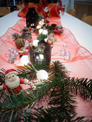 Wir feiern Weihnachten im Kindergarten.  (Bild vergr&ouml;&szlig;ern)