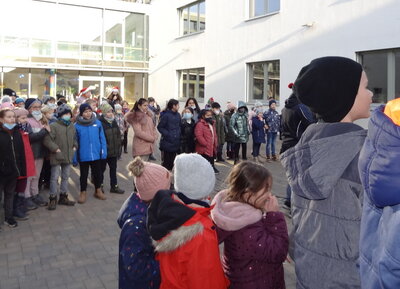 Foto des Albums: Der Weihnachtsmann kommt mit der Feuerwehr (22.12.2021)