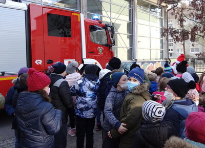 Foto des Albums: Der Weihnachtsmann kommt mit der Feuerwehr (22.12.2021)