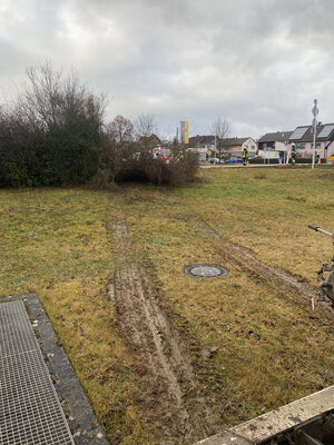 Foto des Albums: THL 1 - Straße reinigen nach Verkehrsunfall