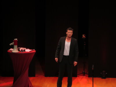 Foto des Albums: Die sexy Comedy-Show mit Matthias Machwerk und Lilly Layne