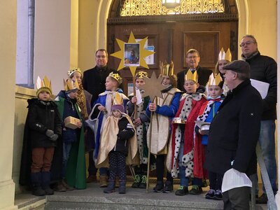 Die Sternsinger besuchen die Kreisverwaltung  (Bild vergr&ouml;&szlig;ern)