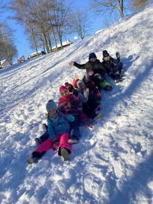 Foto des Albums: Turnen auf dem Spielplatz (14. 01. 2022)