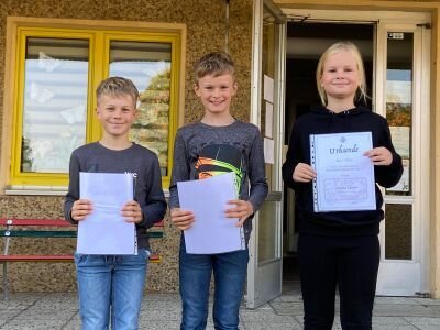 Foto des Albums: Unsere Sieger in der Mathematikolympiade und im Vorlesewettbewerb (29. 01. 2022)