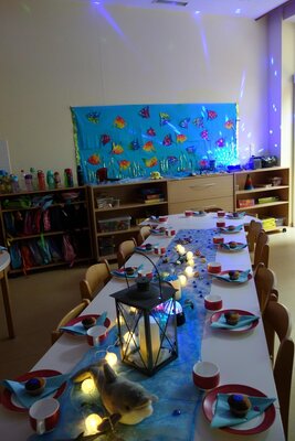 Wir lassen es uns schmecken.  (Bild vergr&ouml;&szlig;ern)