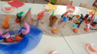 Wir haben eine bunte Miniaturwelt aufgebaut.  (Bild vergr&ouml;&szlig;ern)