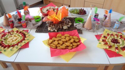 Wir lassen es uns schmecken, denn das Auge isst mit!  (Bild vergr&ouml;&szlig;ern)