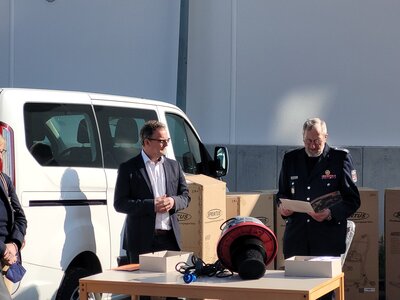 Foto des Albums: Übergabe Feuerwehrsauger