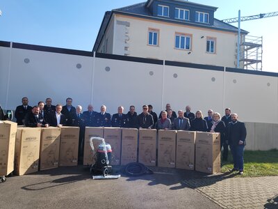 Foto des Albums: Übergabe Feuerwehrsauger