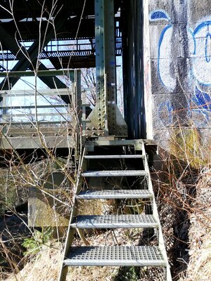 Foto des Albums: Rundwanderung Neusorg über die alte Eisenbahnbrücke oberhalb der Fichtelnaab