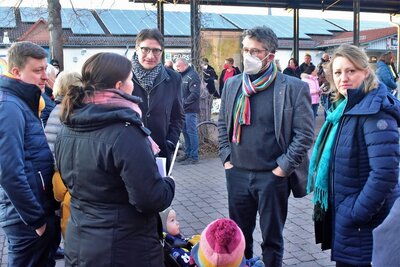 Foto des Albums: Friedensgebet für die Ukraine vor dem Haunetaler Rathaus